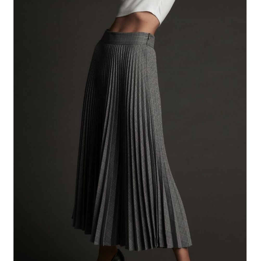 Zara pleated skirt nwt